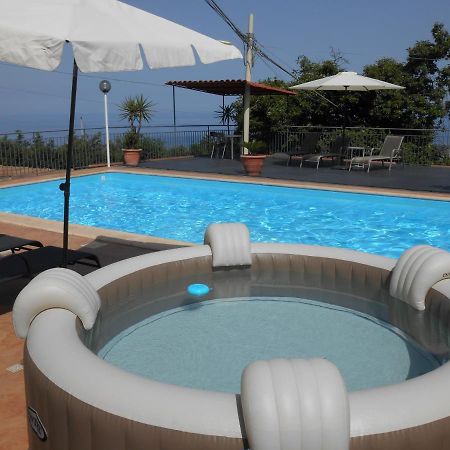 Al Villino Sunshine In Villa Con Piscina Ed Idromassaggio Sant'Alfio Bagian luar foto